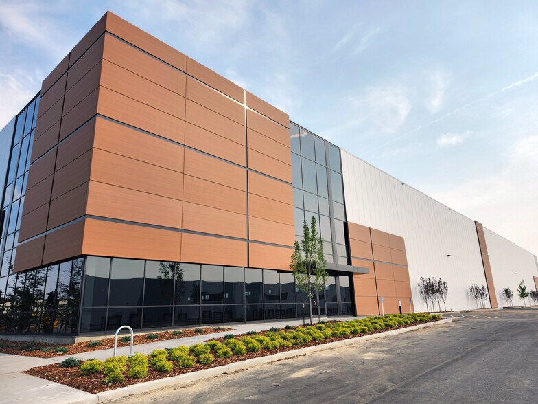 Primary Photo Of 11 Richardson Dr, St. Albert Warehouse For Lease