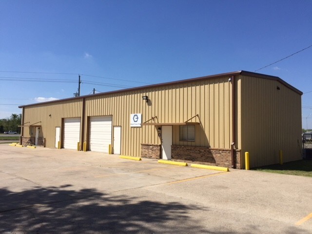 More Photos Of 1930 W Cardinal Dr, Beaumont Warehouse For Lease