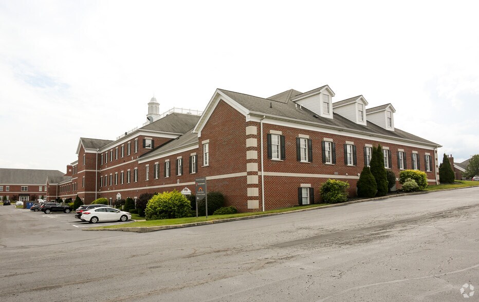 More Photos Of 4137 Boardman Canfield Rd, Canfield Office Residential For Lease