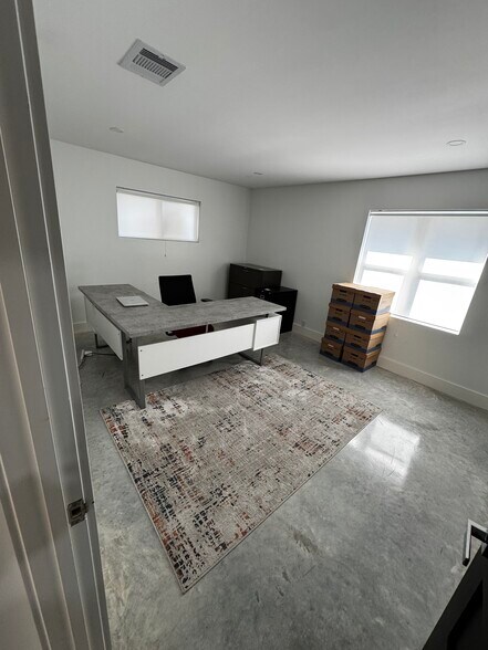 More Photos Of 4738 W. Alabama, Houston Loft Creative Space For Sale