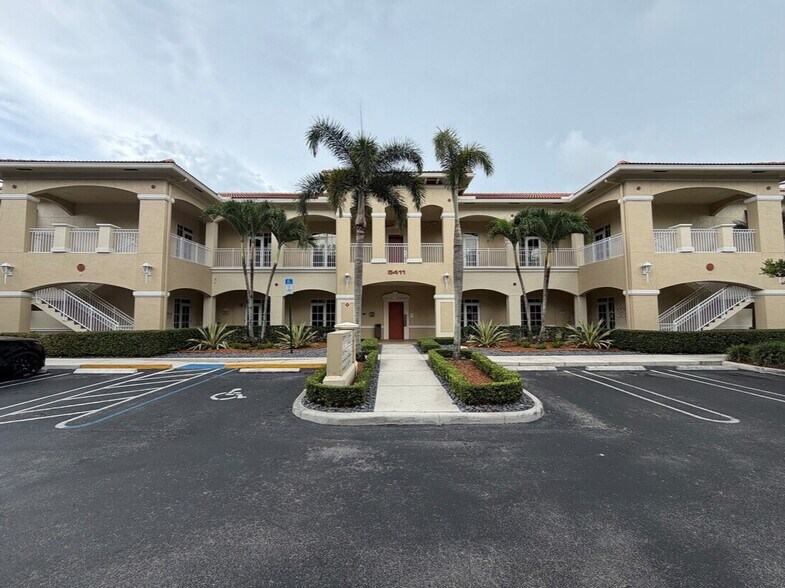 Primary Photo Of 5411 N University Dr, Coral Springs Coworking Space