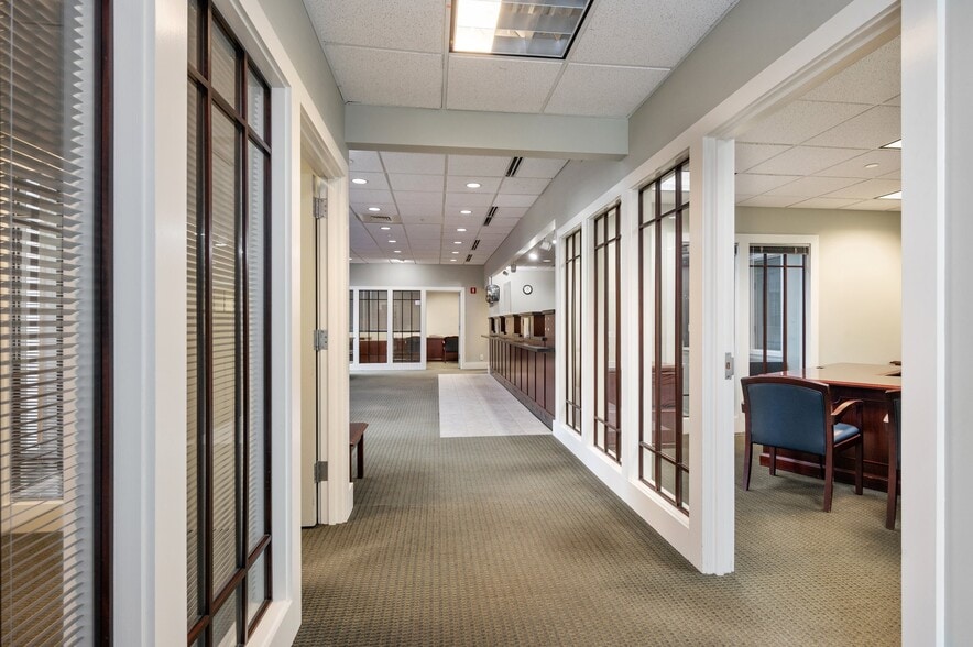 More Photos Of 580 E Main St, Norfolk Office For Lease