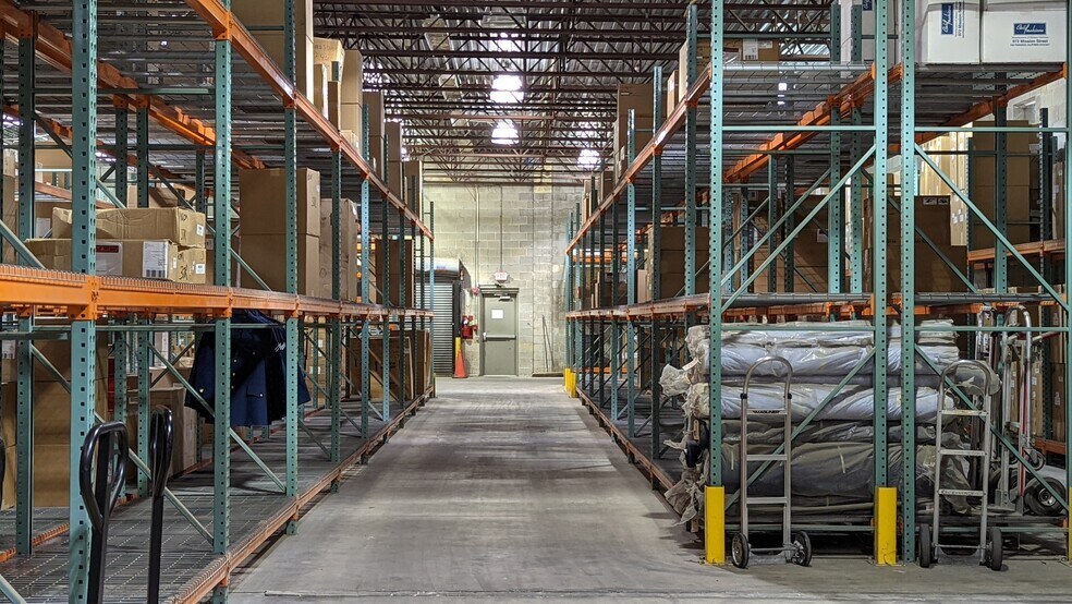 More Photos Of 717 Longfellow St, Woodbine Warehouse For Lease