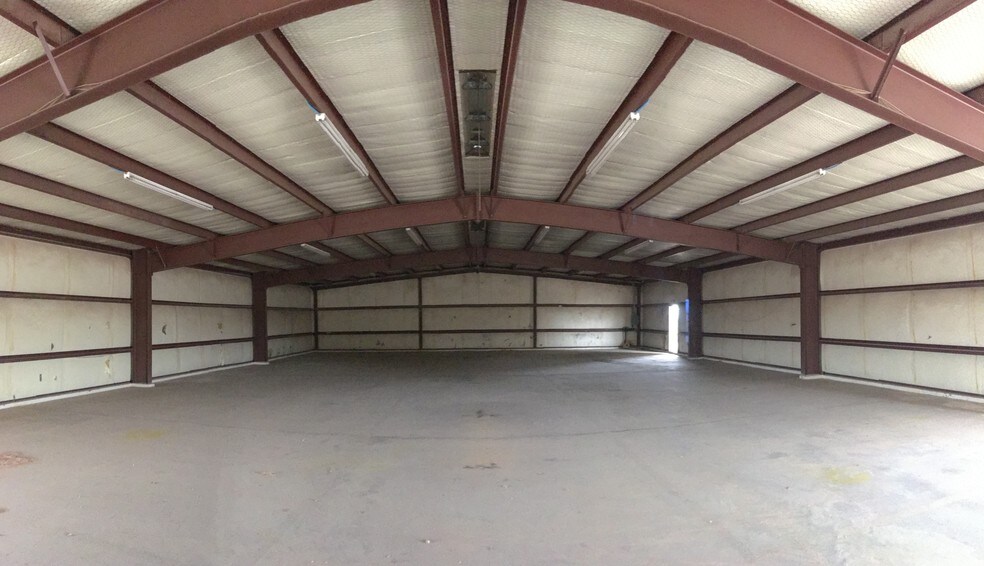 More Photos Of 200 O T Smith Rd, Tornillo Warehouse For Sale