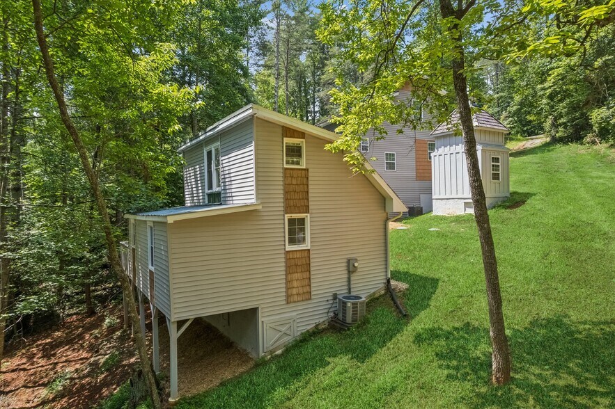 More Photos Of 375 Deerfield Dr, Dahlonega Multifamily For Sale