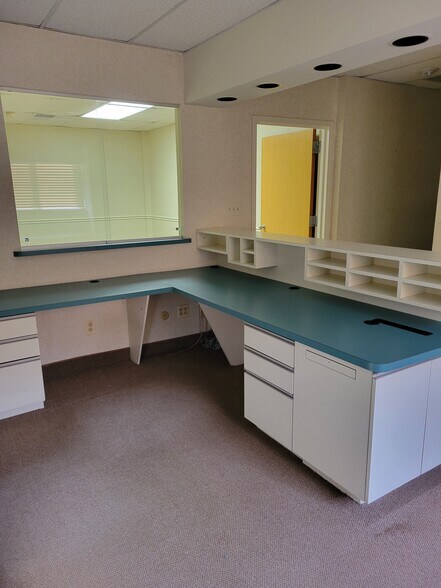 More Photos Of 180 White Rd, Little Silver Medical For Lease