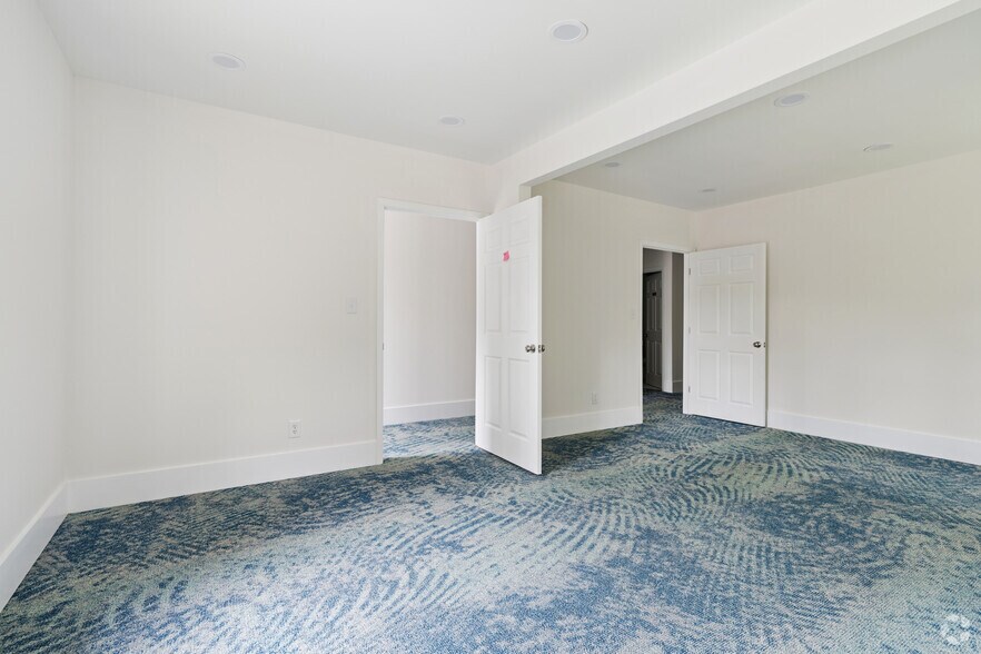 More Photos Of 1755 E Park Place Blvd, Stone Mountain Office For Sale
