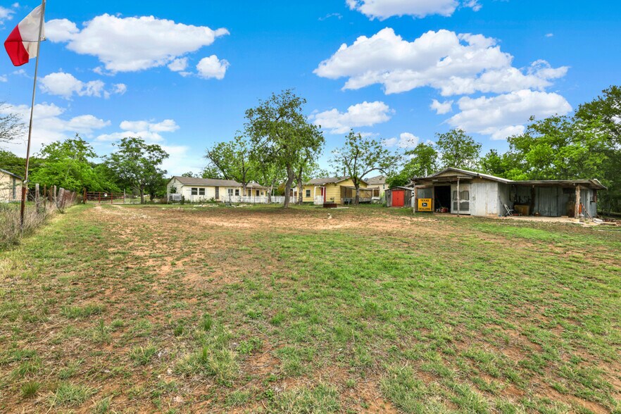More Photos Of 1959 Gruene Rd, New Braunfels Office For Sale