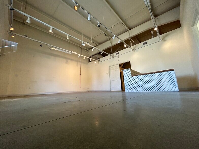 More Photos Of 8281 E Jacque Dr, Prescott Valley Industrial For Sale