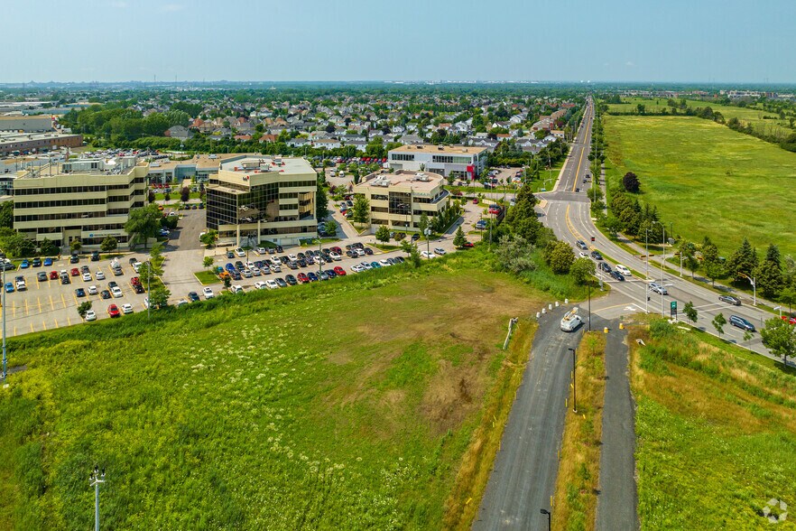 More Photos Of 1550 Rue Ampère, Boucherville Unknown For Lease
