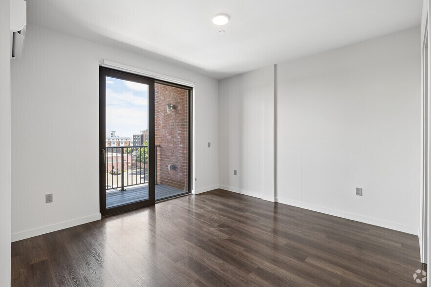More Photos Of 10 Monroe St, Norwalk Apartments For Lease