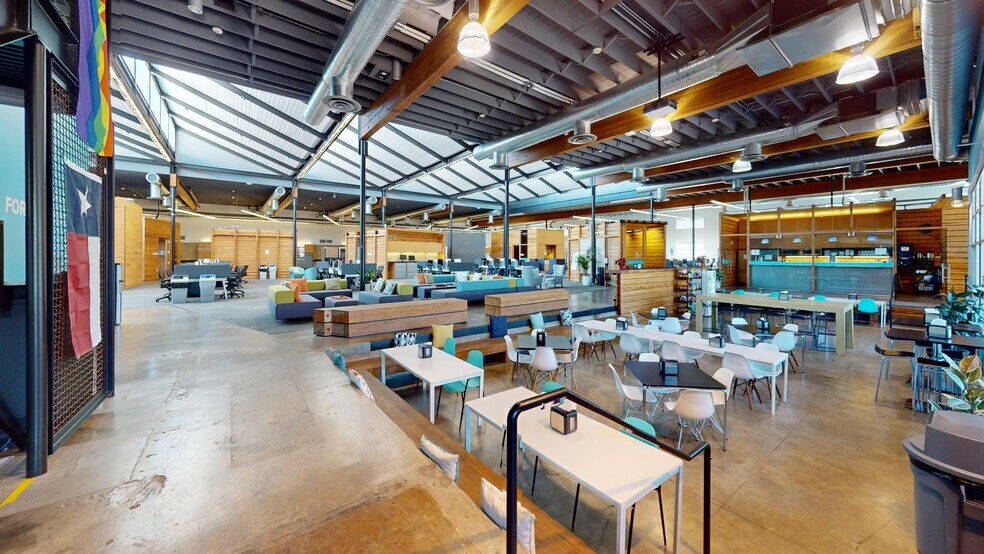 More Photos Of 2201 E 6th St, Austin Loft Creative Space For Lease