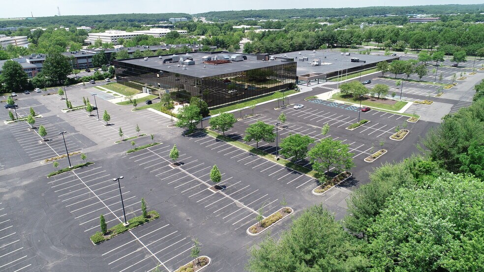 More Photos Of 2 Corporate Center Dr, Melville Office For Lease