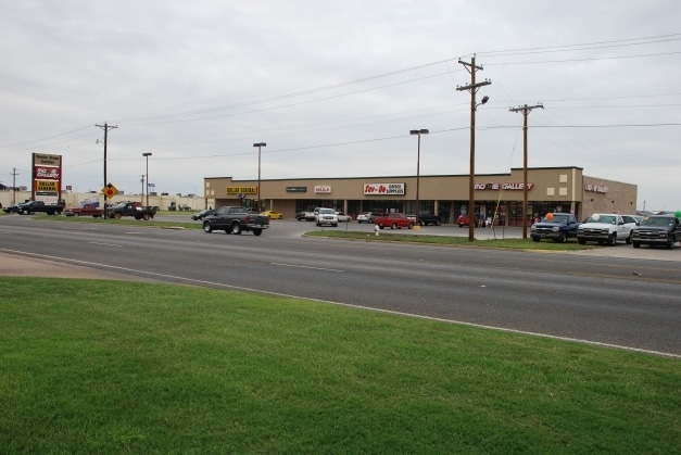 Primary Photo Of 905 Hillcrest Dr, Vernon Unknown For Lease