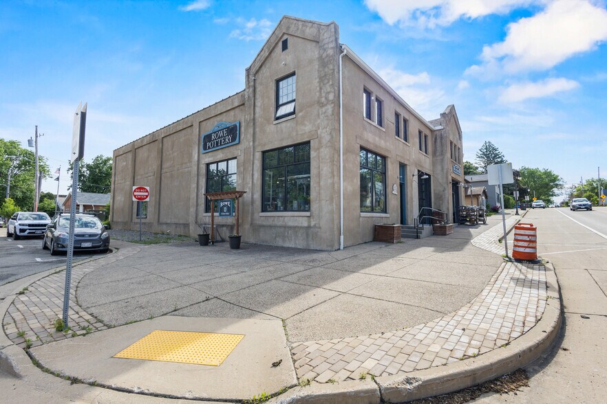 More Photos Of 108-110 E Main St, Cambridge Storefront For Sale