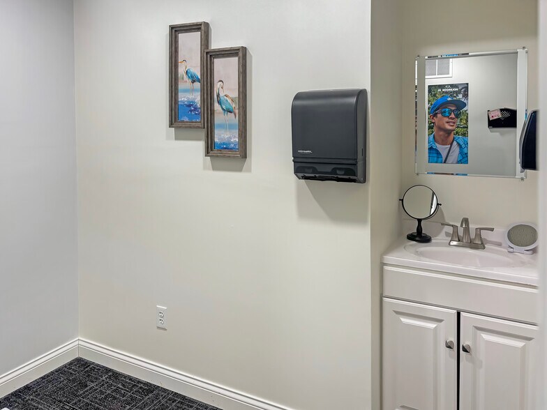 More Photos Of 7046 Brooklyn Blvd, Brooklyn Center Medical For Sale