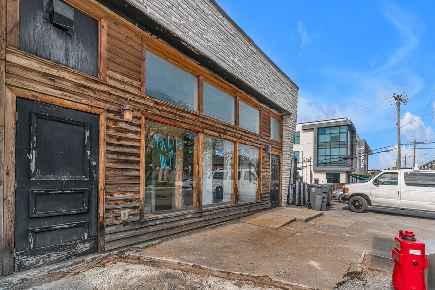 More Photos Of 823 Woodland St, Nashville Freestanding For Lease