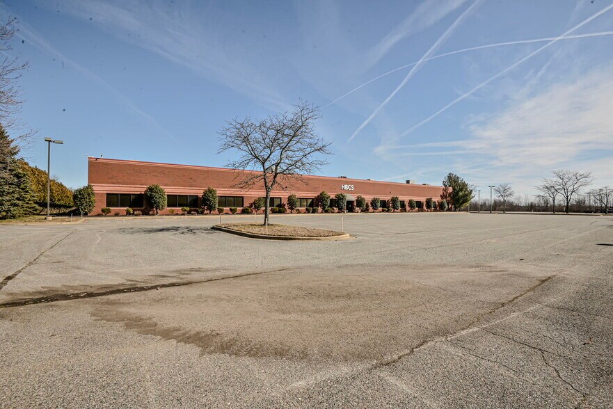 More Photos Of 118 Lukens Dr, New Castle Unknown For Lease
