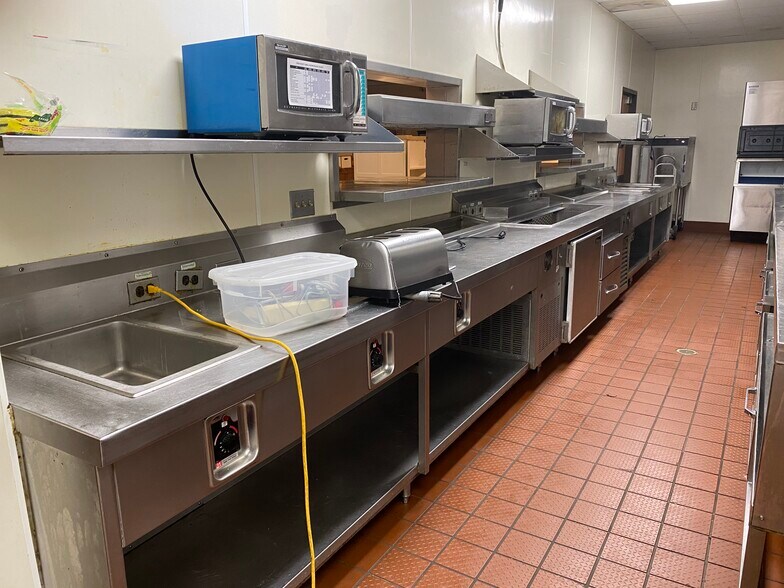 More Photos Of 2199 Riverside Dr, Columbus Restaurant For Lease