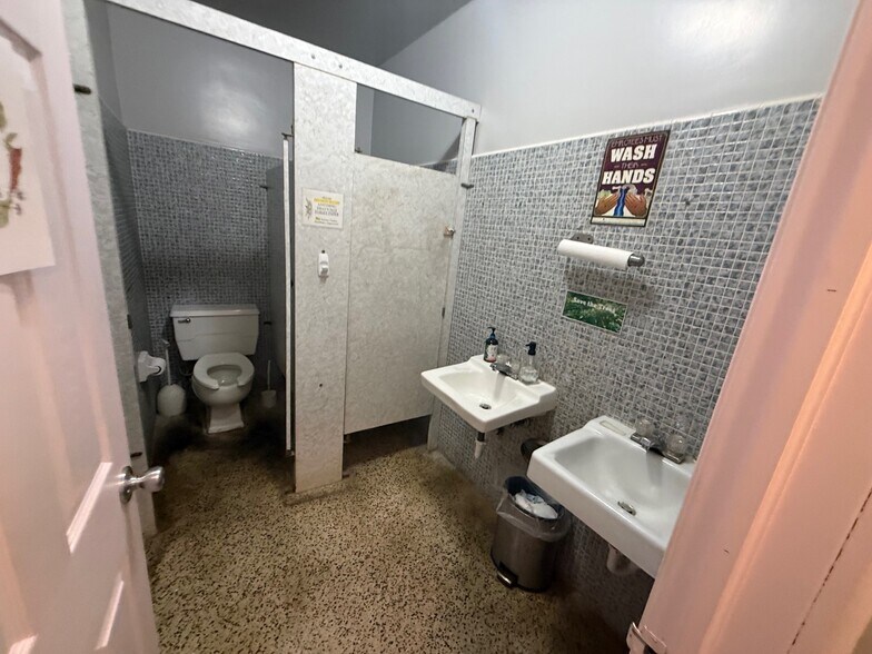 More Photos Of 2916 S Washington Ave, Titusville Freestanding For Sale