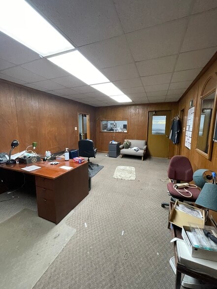 More Photos Of 3815 Bunker Hill Rd, Brentwood Warehouse For Sale