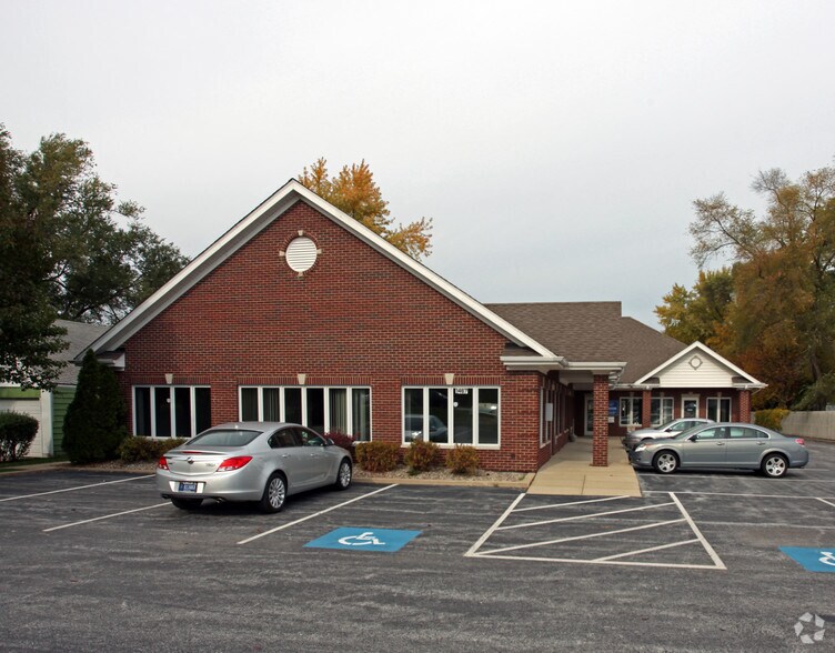 More Photos Of 1467 Joliet St, Dyer Office For Lease