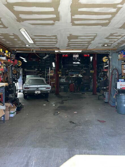 More Photos Of 2016 S 9th St, Saint Louis Auto Repair For Sale