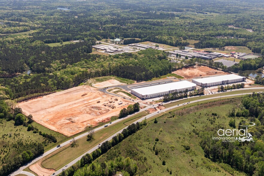 More Photos Of Greenway Commerce Center, Tyrone Unknown For Lease