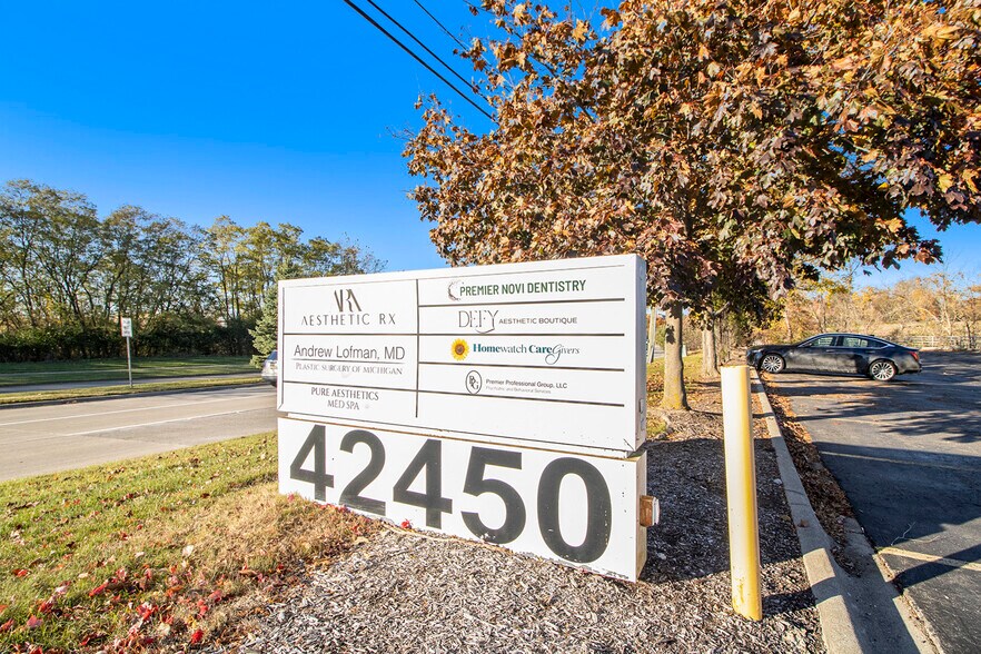 More Photos Of 42450 W 12 Mile Rd, Novi Medical For Lease