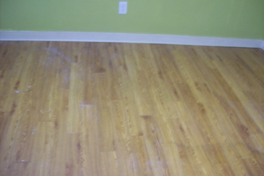 More Photos Of 23030 Mooney St, Farmington Medical For Lease