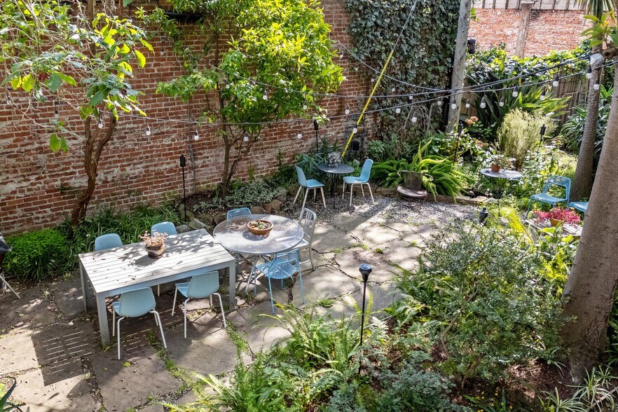 More Photos Of 113-115 Bartlett St, San Francisco Apartments For Sale