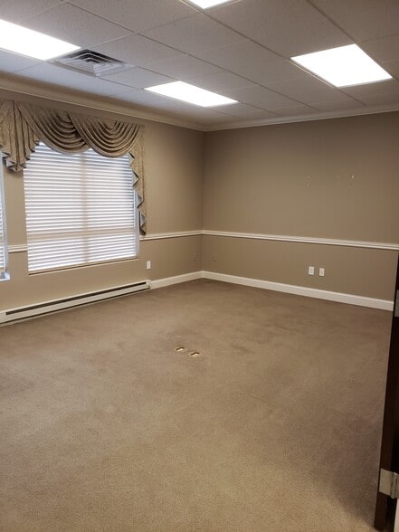 More Photos Of 31320 solon Rd, Solon Office For Sale