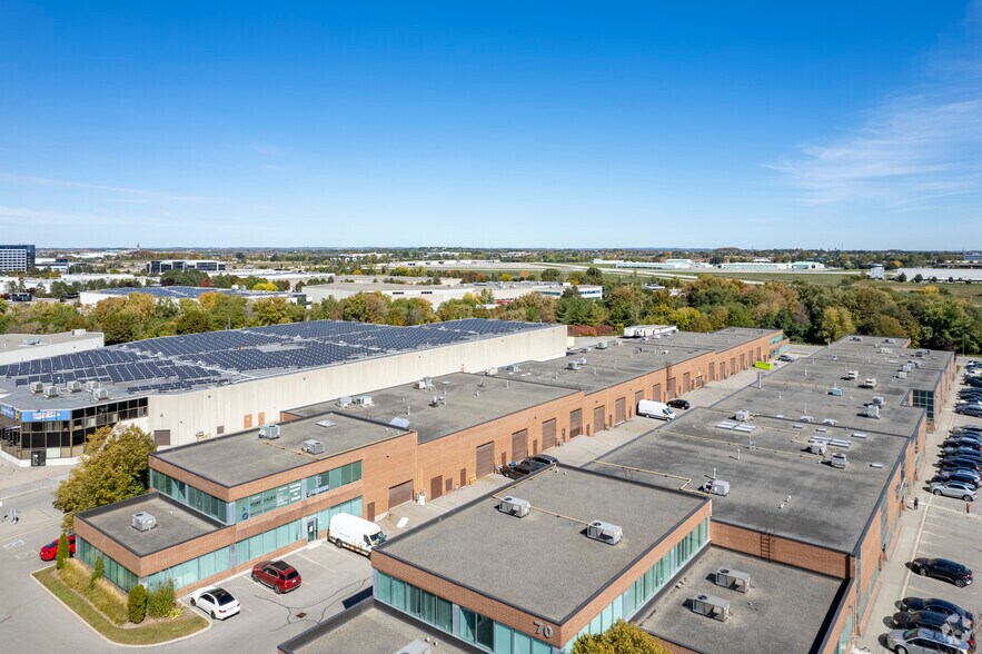 More Photos Of 70 E Beaver Creek Rd, Richmond Hill Light Distribution For Sale