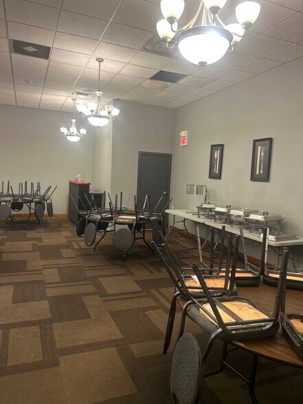 More Photos Of 5781 Seneca St, Elma Restaurant For Lease