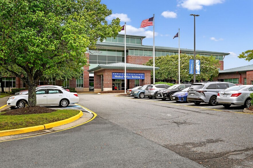 More Photos Of 8220 Meadowbridge Rd, Mechanicsville Medical For Lease