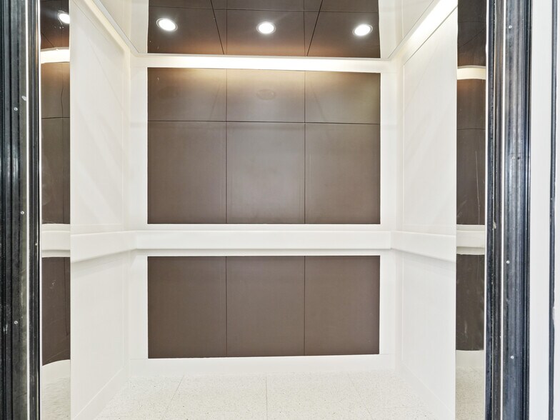More Photos Of 1700 E Putnam Ave, Old Greenwich Office For Lease