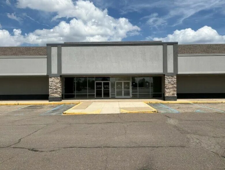 More Photos Of 21300-21700 Ecorse Rd, Taylor Unknown For Lease