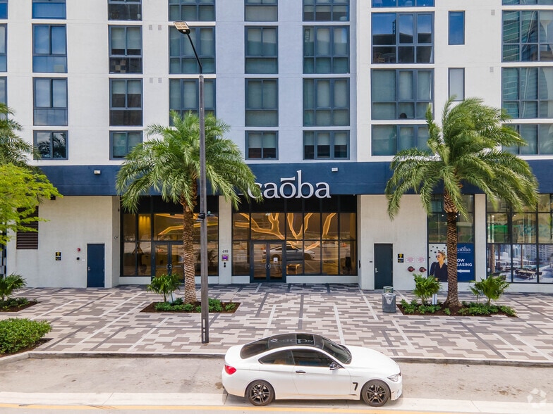 More Photos Of 698 NE 1st Ave, Miami Apartments For Lease