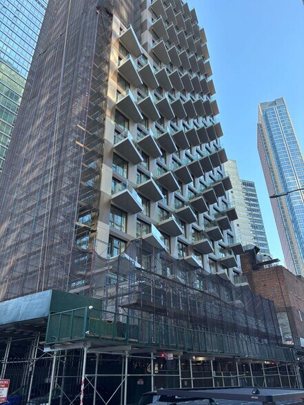 More Photos Of 19 Rockwell Pl, Brooklyn Apartments For Lease