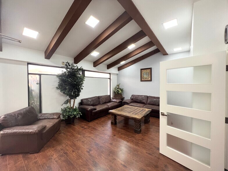 More Photos Of 1625 W Ina Rd, Tucson Medical For Lease