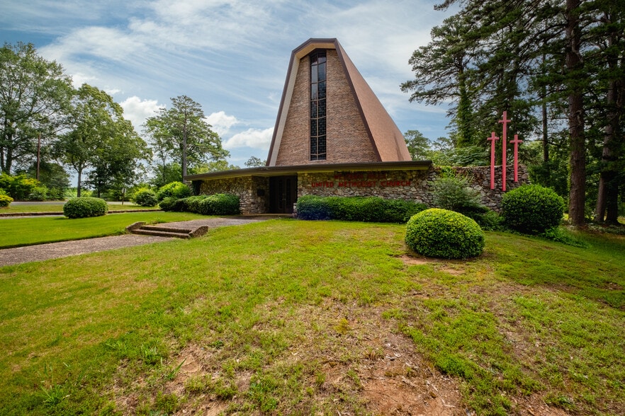 More Photos Of 4601 Western Hills Ave, Little Rock Religious Facility For Sale