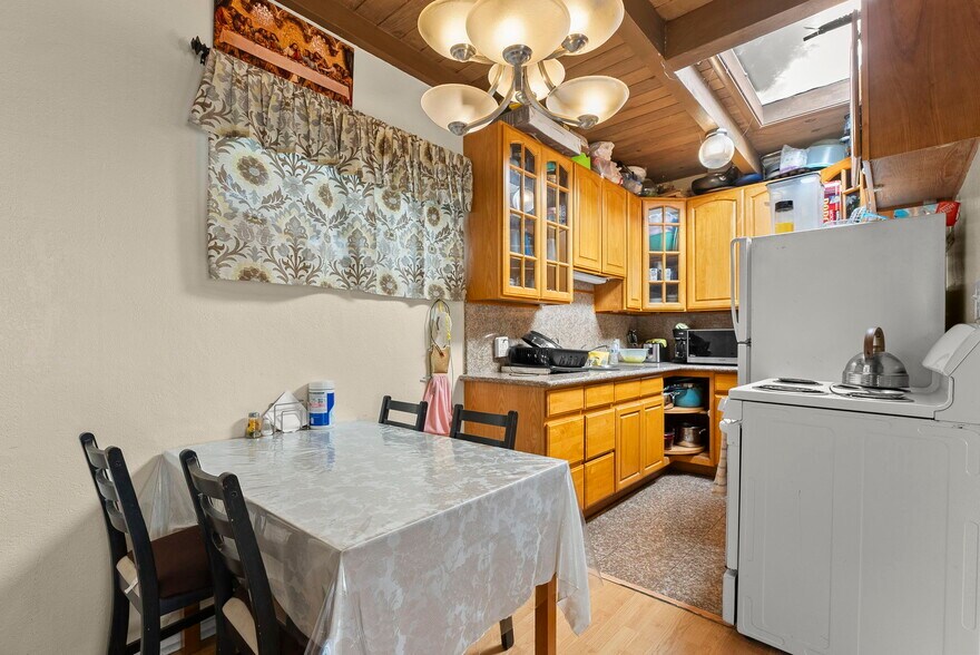 More Photos Of 772 Walnut St, San Bruno Multifamily For Sale