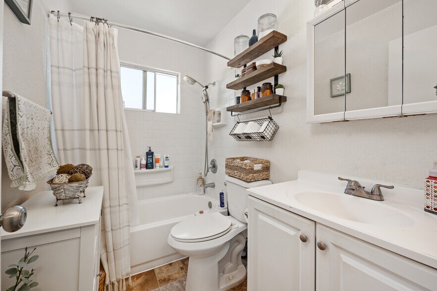 More Photos Of 277 Evergreen Ave, Imperial Beach Apartments For Sale