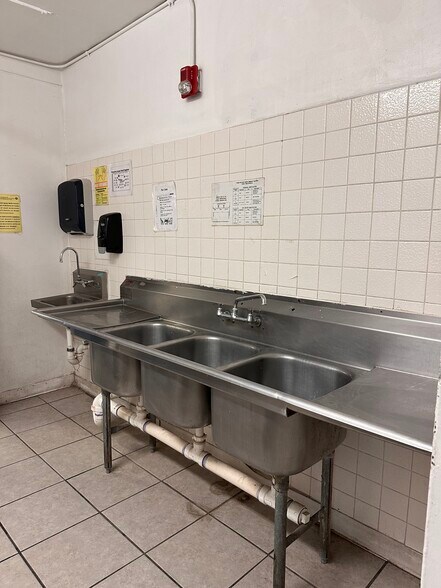 More Photos Of 7722 North Loop Dr, El Paso Specialty For Sale