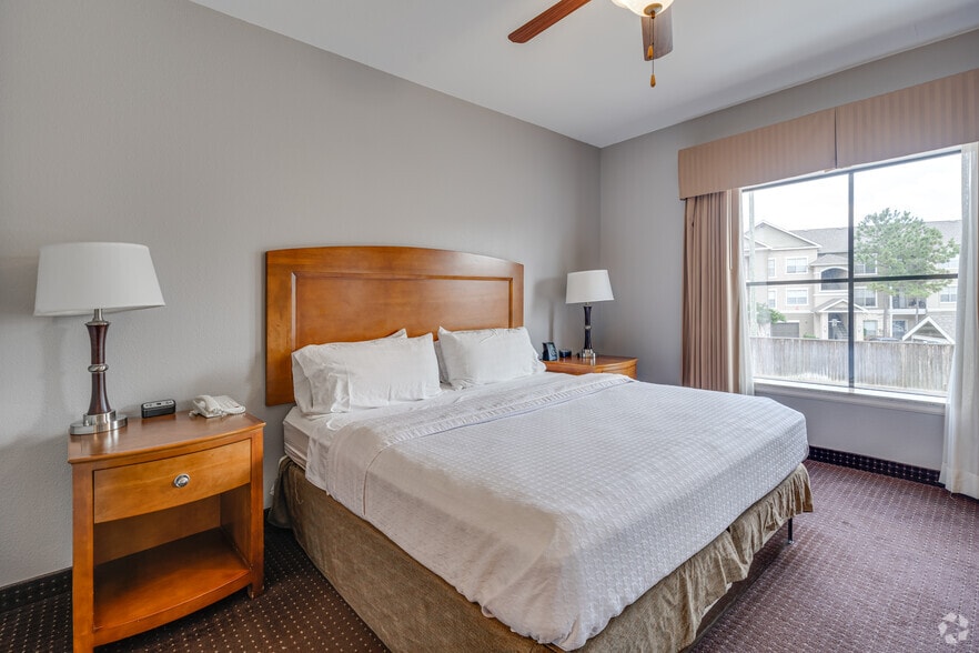 More Photos Of 14450 Park Row, Houston Hotel For Sale