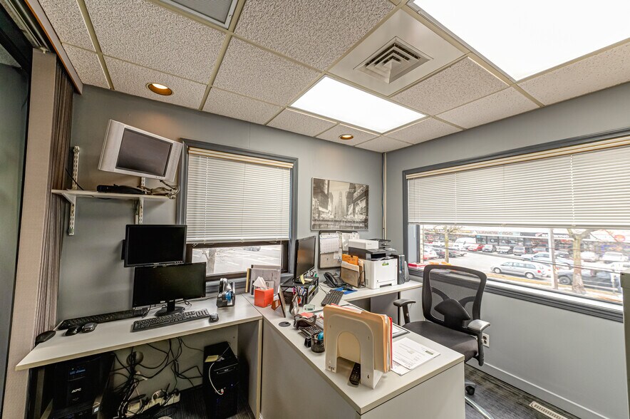 More Photos Of 57 Old Country Rd, Westbury Office For Sale