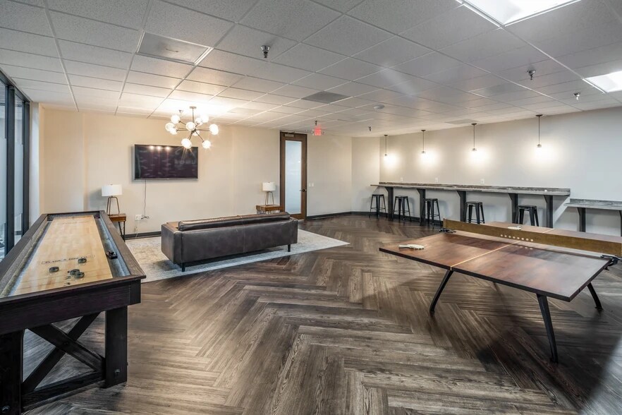 More Photos Of 15355 Vantage Pky W, Houston Office For Lease