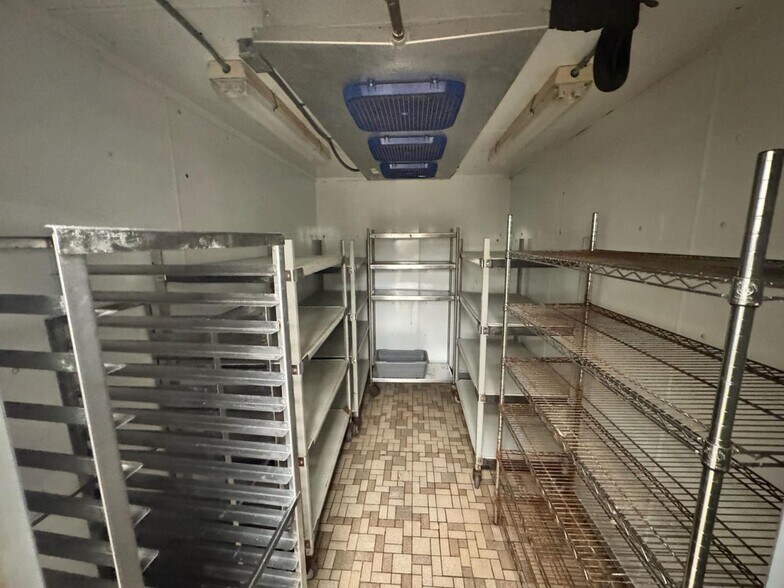 More Photos Of 1285 N High St, Hillsboro Restaurant For Sale