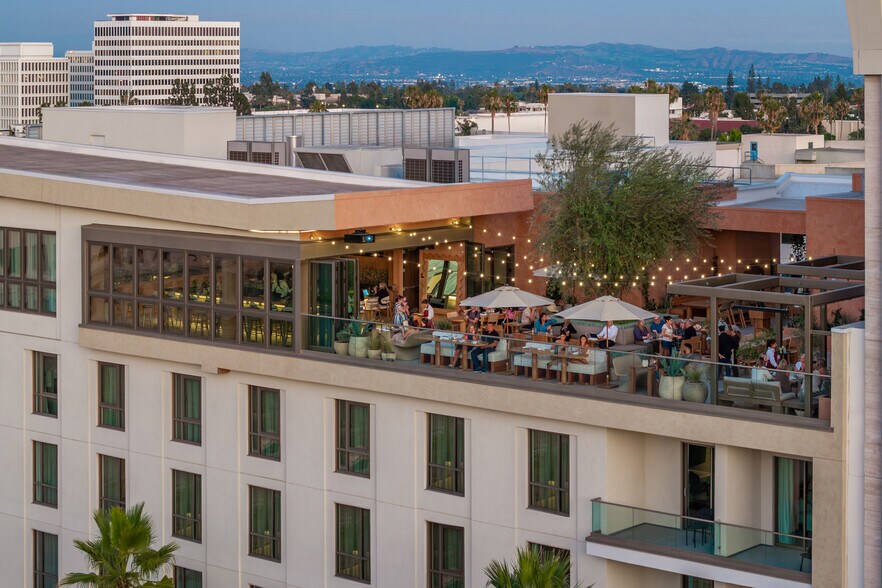 More Photos Of 550 E Colorado Blvd, Pasadena Hotel For Lease