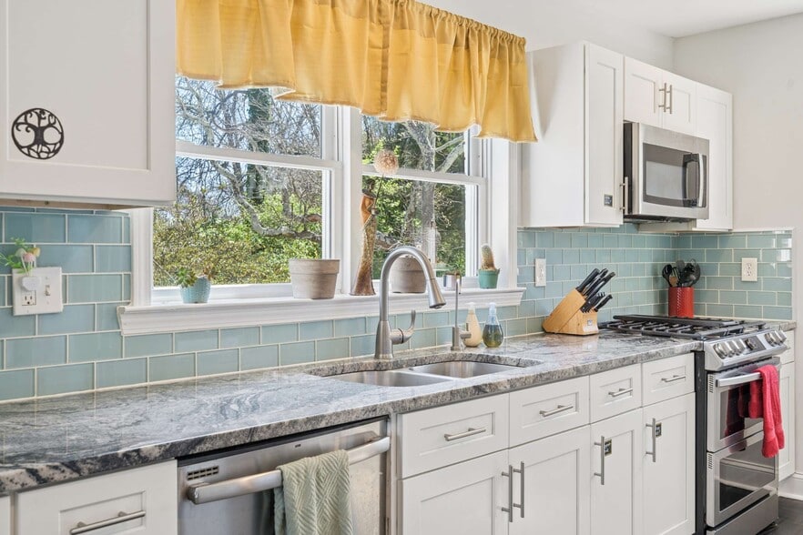 More Photos Of 1860 Penelope Rd NW, Atlanta Hospitality For Sale